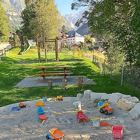 Chalet Waldrand Inden エクステリア 写真