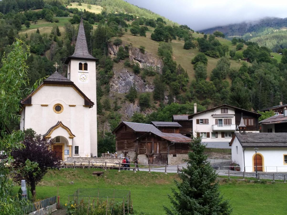Chalet Waldrand Inden エクステリア 写真