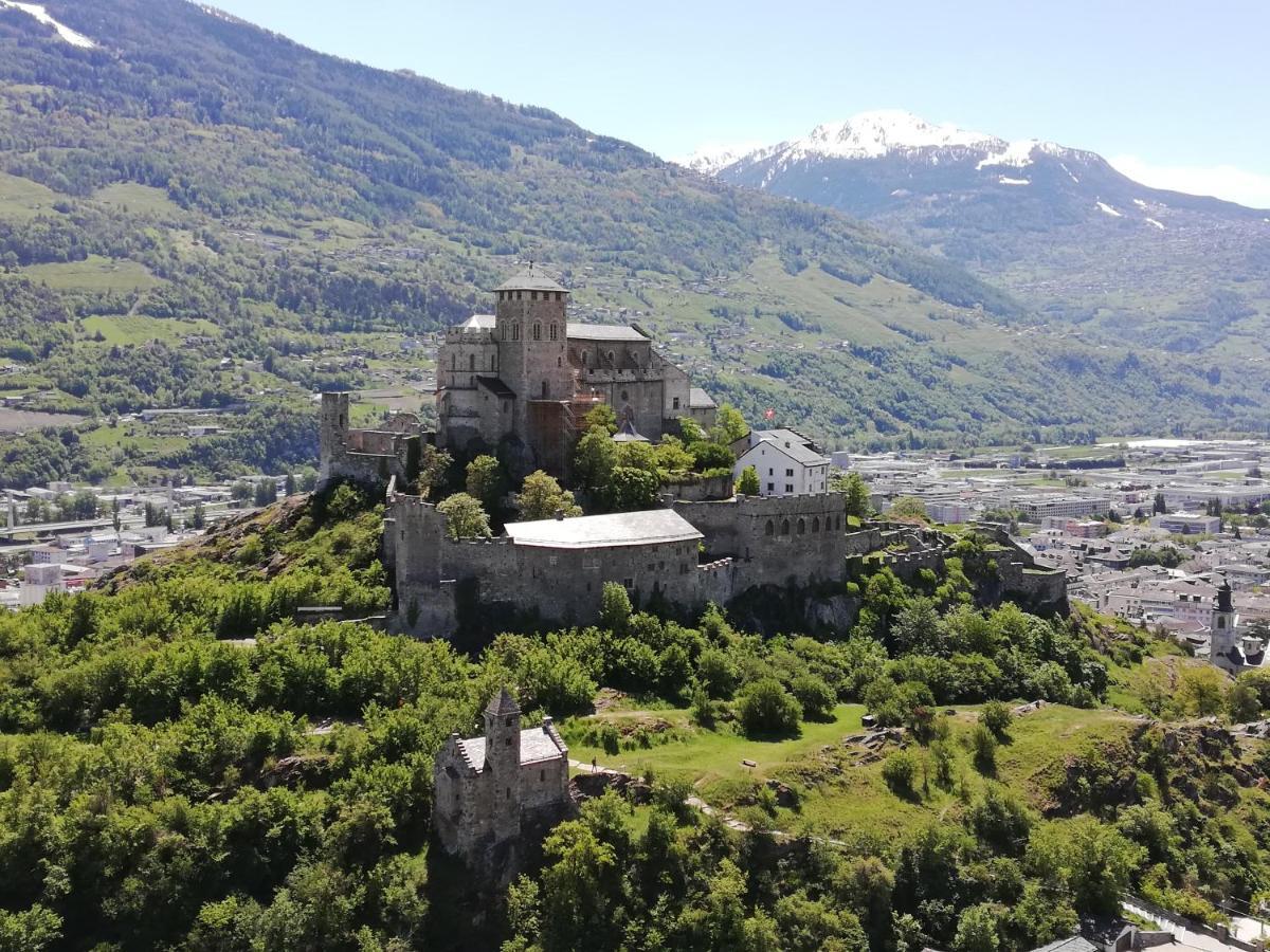 Chalet Waldrand Inden エクステリア 写真