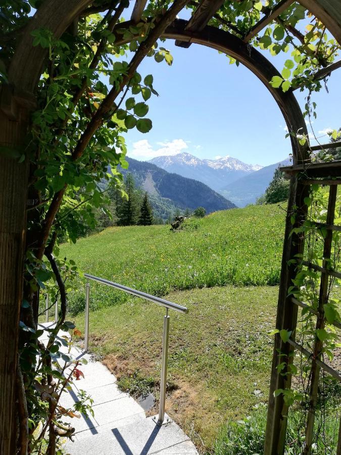 Chalet Waldrand Inden エクステリア 写真