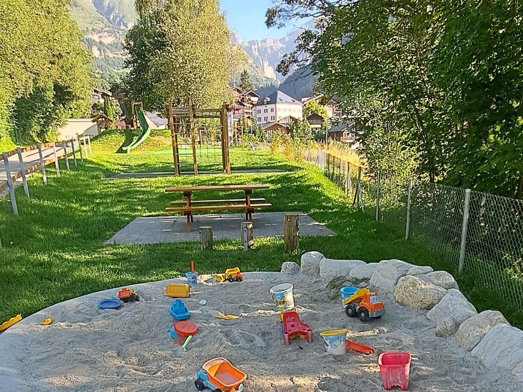 Chalet Waldrand Inden エクステリア 写真