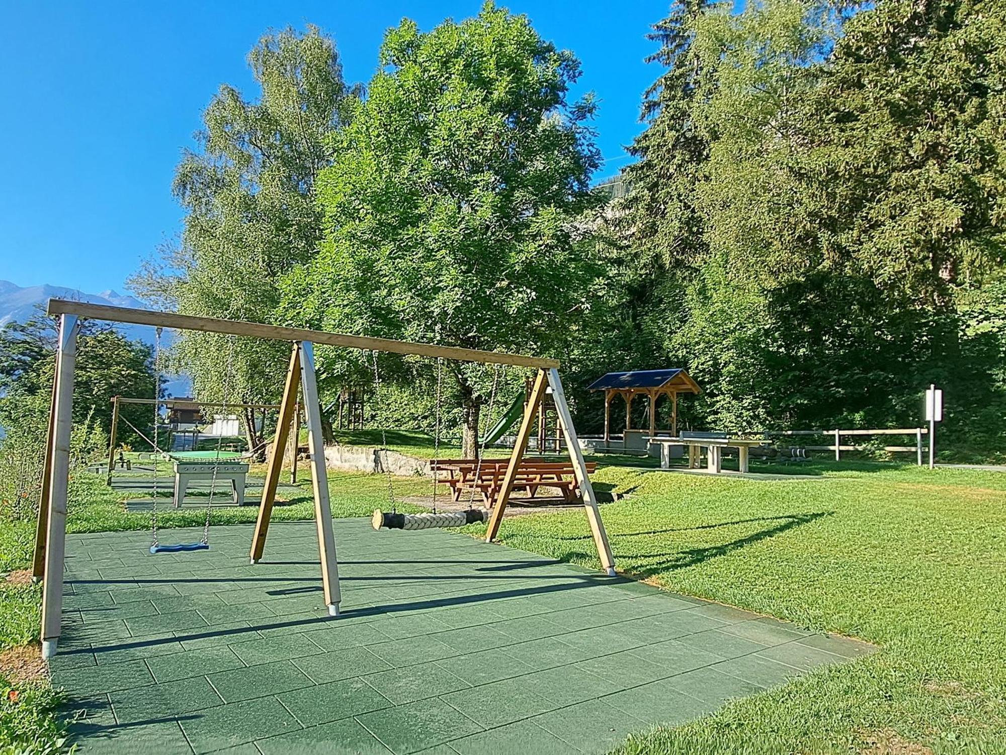 Chalet Waldrand Inden エクステリア 写真