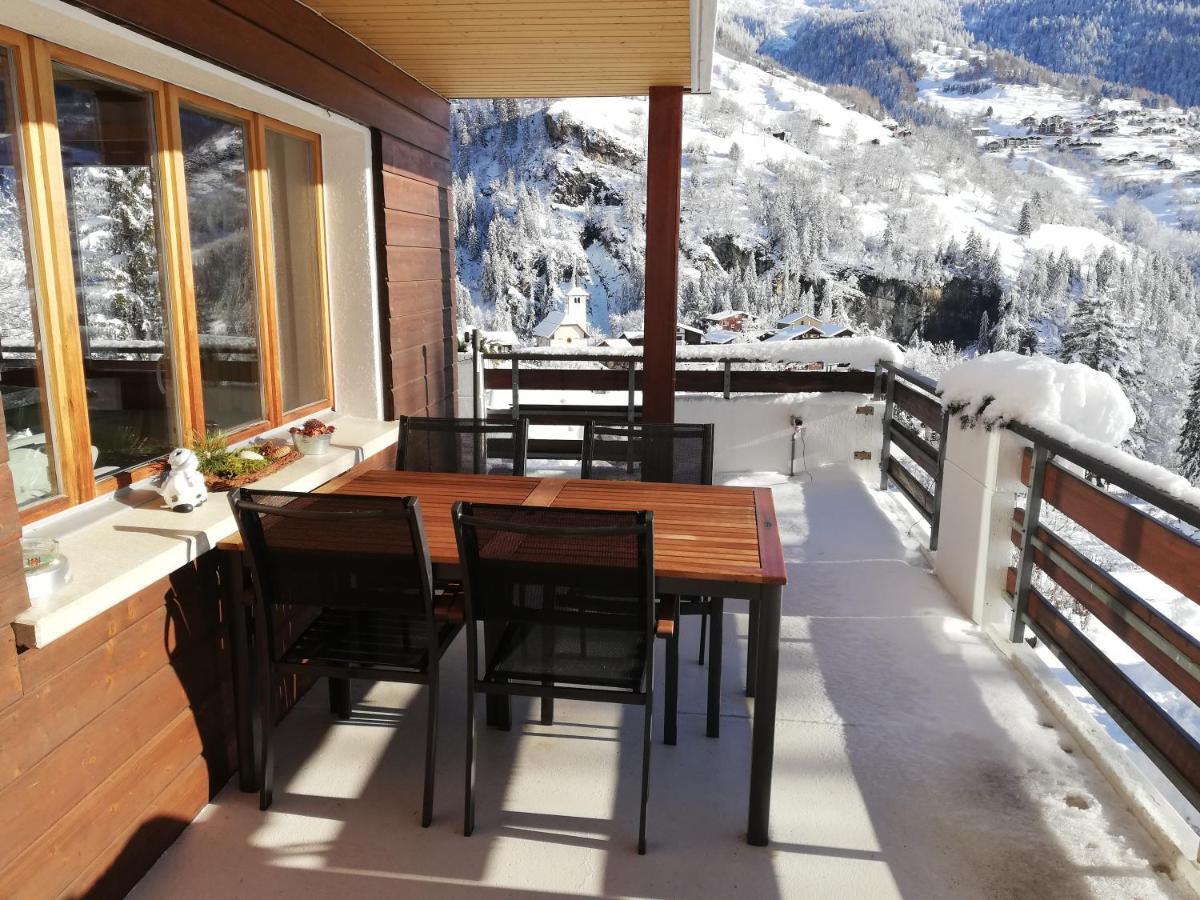 Chalet Waldrand Inden エクステリア 写真