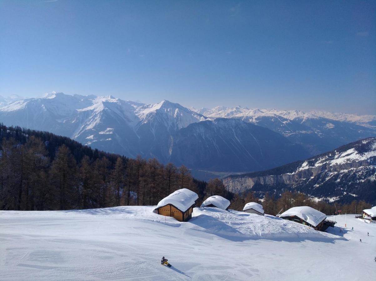 Chalet Waldrand Inden エクステリア 写真